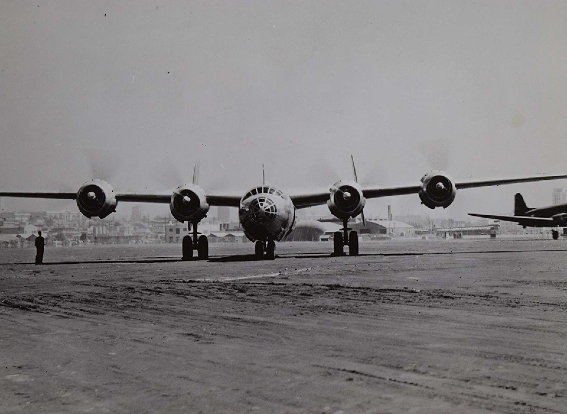 The B-32 Dominator Was The B-29 Superfortress' WWII Understudy