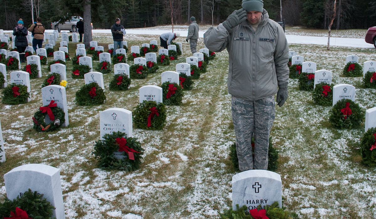 President Trump reverses 'ridiculous decision' to cancel Wreaths Across ...