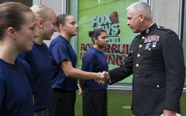 women joinint the military