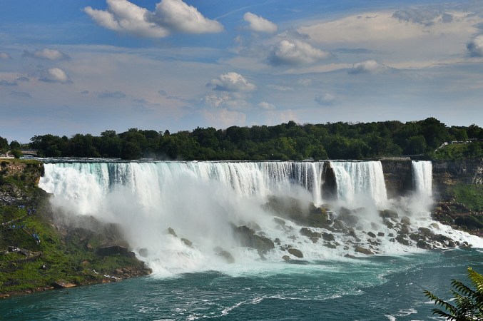 The Coast Guard left a scow near Niagara Falls that’s still there 100 years later