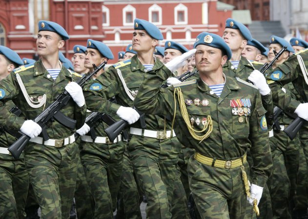 russian soldiers who live near lithuanian soldiers