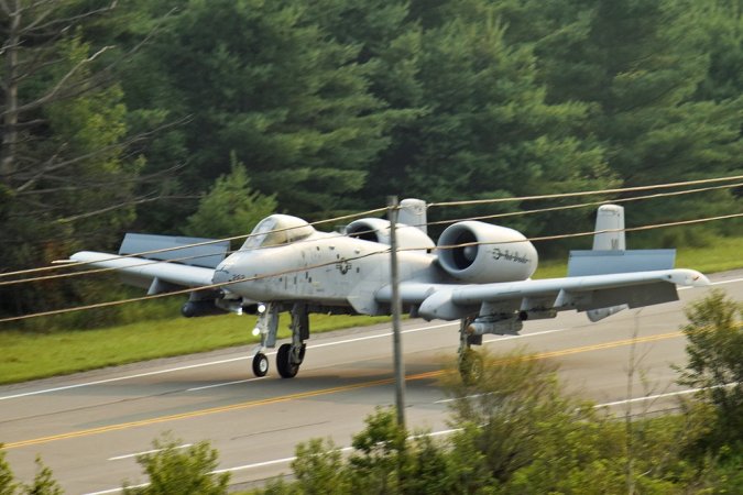 ‘That was smooth as hell’: Watch the USAF land an A-10 on a public highway