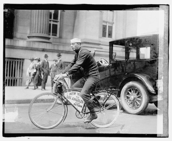 These sailors crossed the country chained to their bicycles on a bet