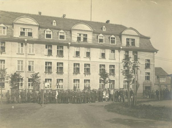 How 10 British soldiers escaped a POW camp using spoons