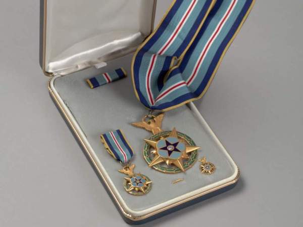 Space medal of honor