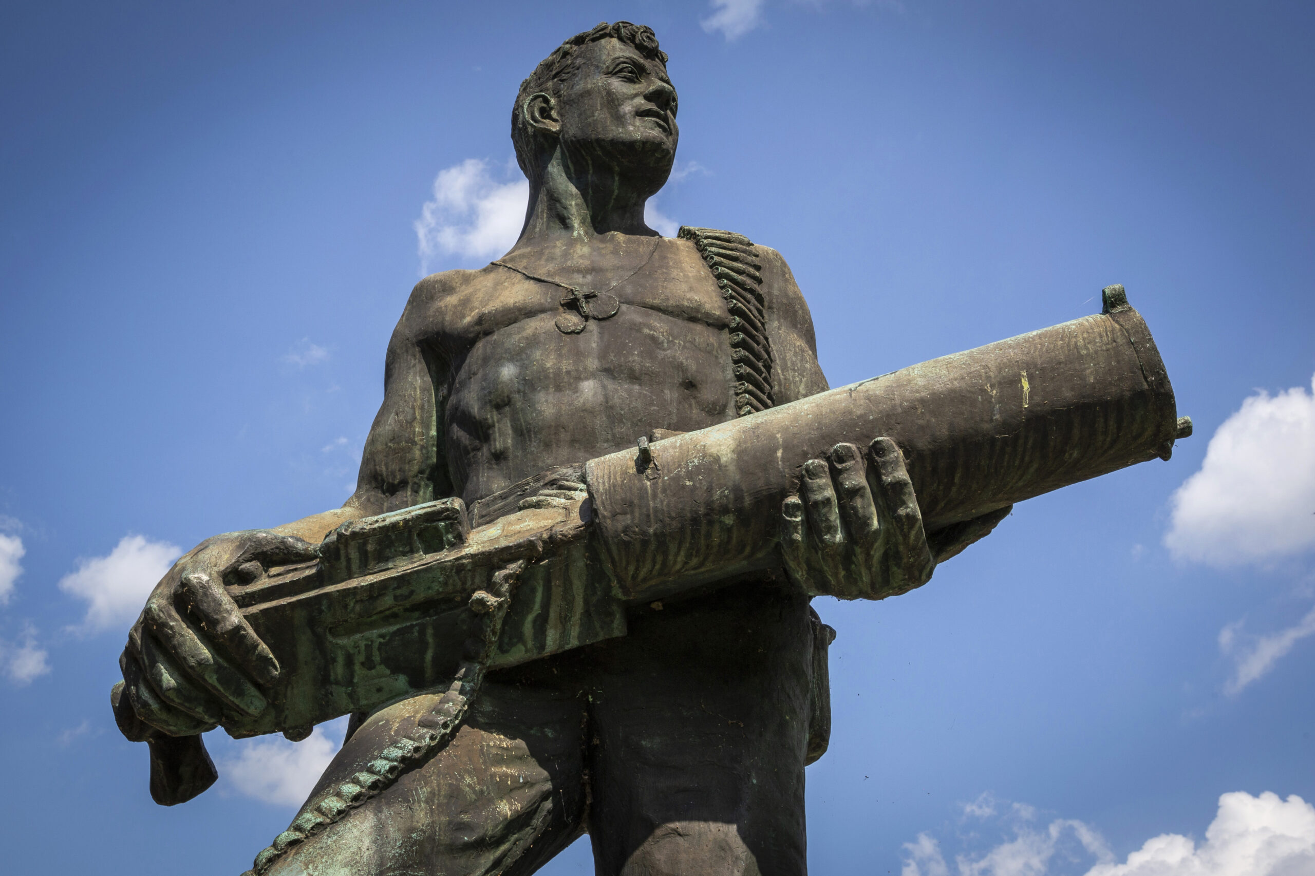 basilone statue