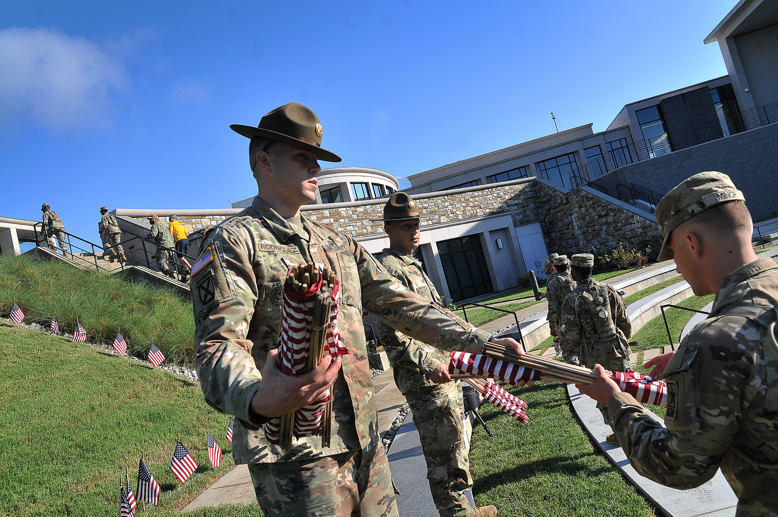 flags at fort lee