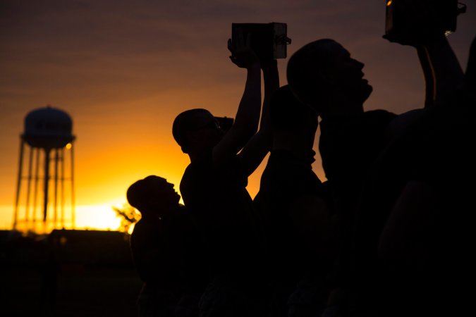 olympic runner does marines cft and pft