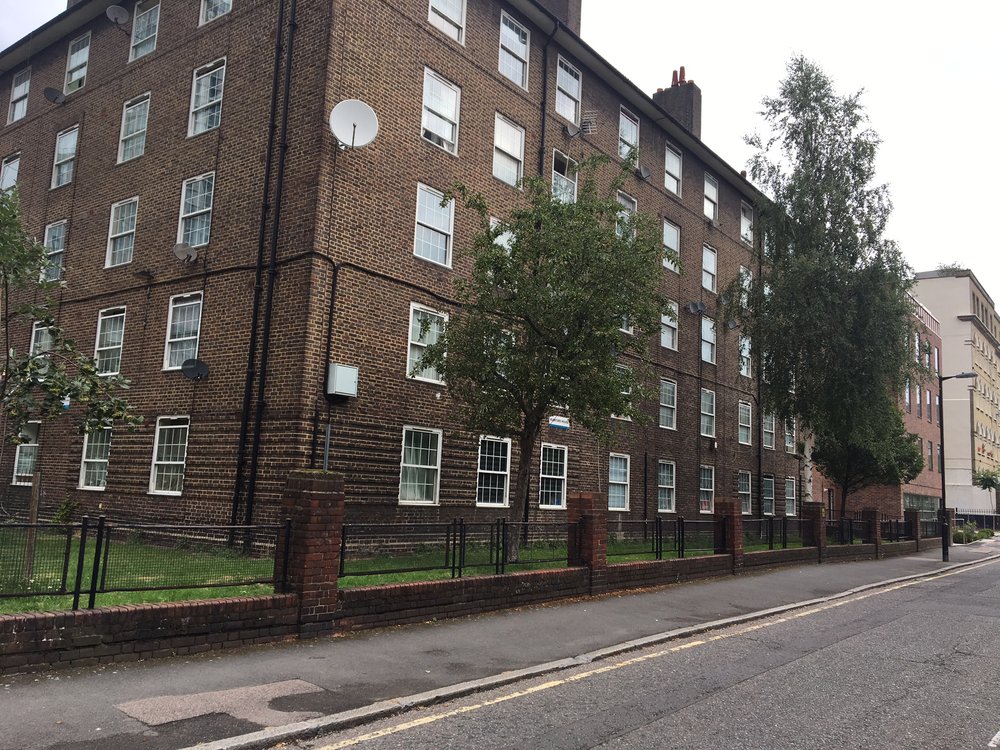 london stretchers railing