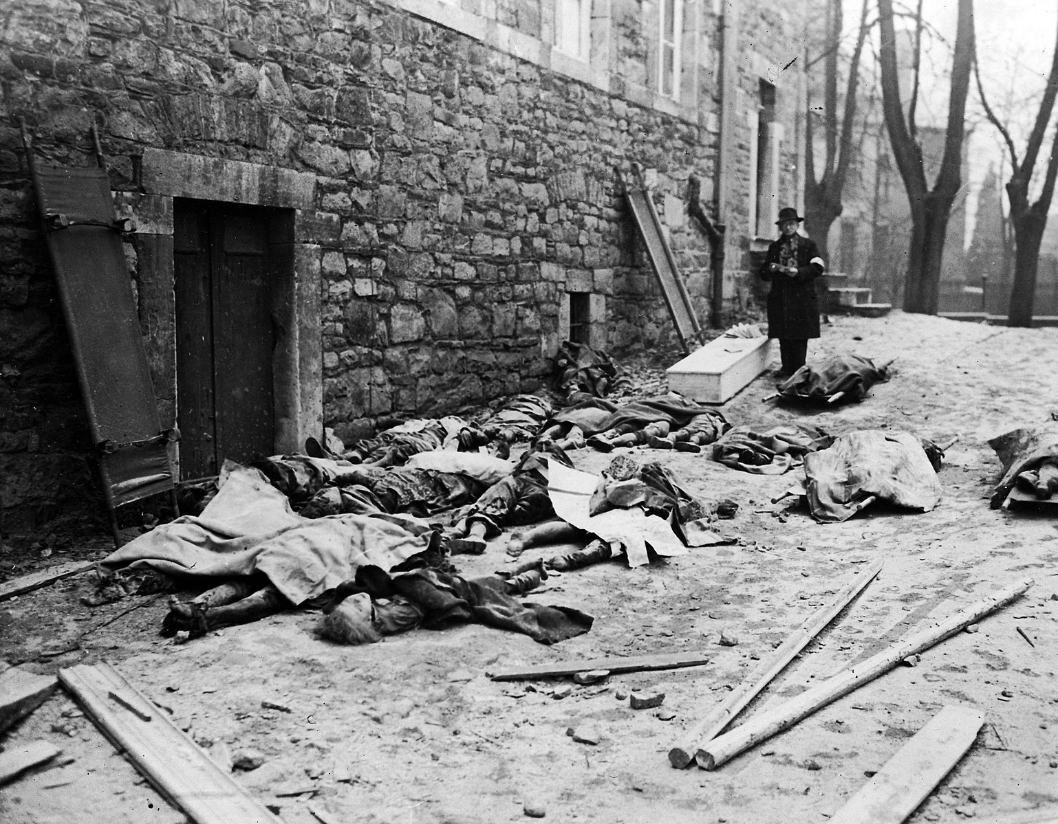 battle of the bulge dead civilians