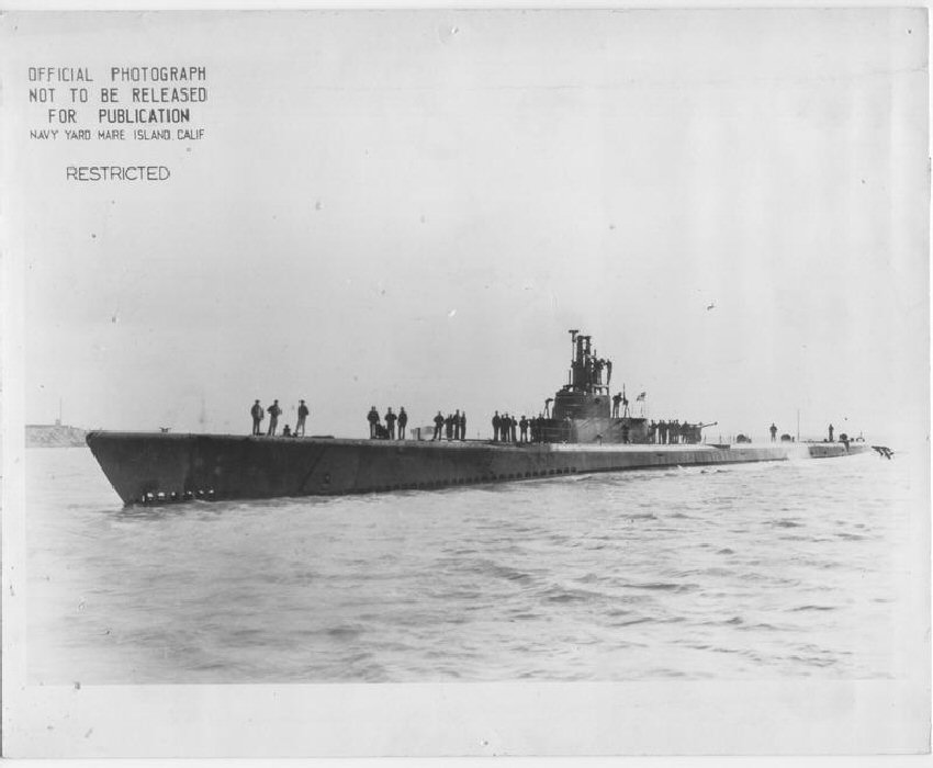 wwii submarine uss albacore off mare island