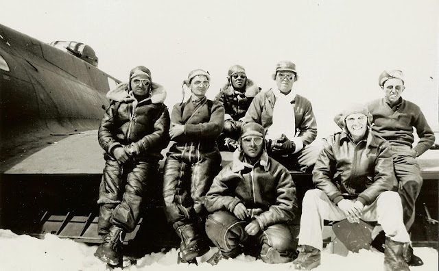 wwii plane crew members