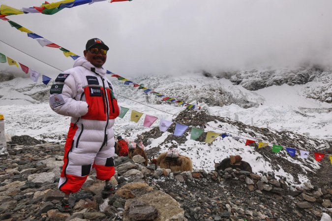 hari budha magar gurkha on everest