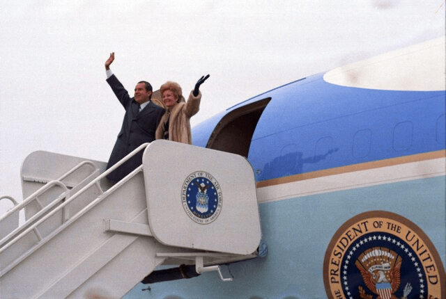 Pat and Richard Nixon wave from Air Force One