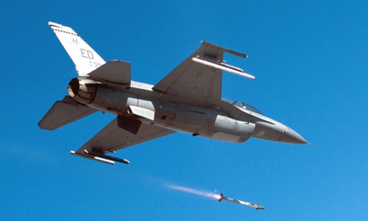 EDWARDS AIR FORCE BASE, Calif. -- A pilot from the 416th Flight Test Squadron successfully fires the newest variant of the AIM-9 Sidewinder for the first time from an F-16 Fighting Falcon on April 9. (U.S. Air Force photo by Tom Reynolds)