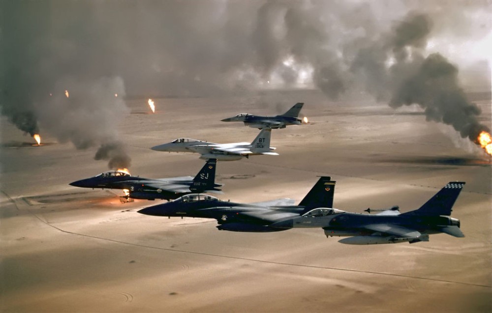 15 Unforgettable Photos From Operation Desert Storm