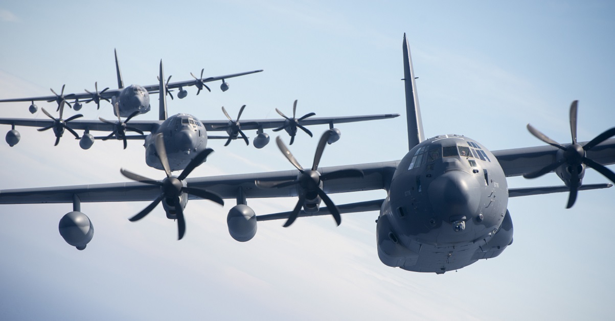 7 stunning photos of Air Force spec ops planes getting ready for action