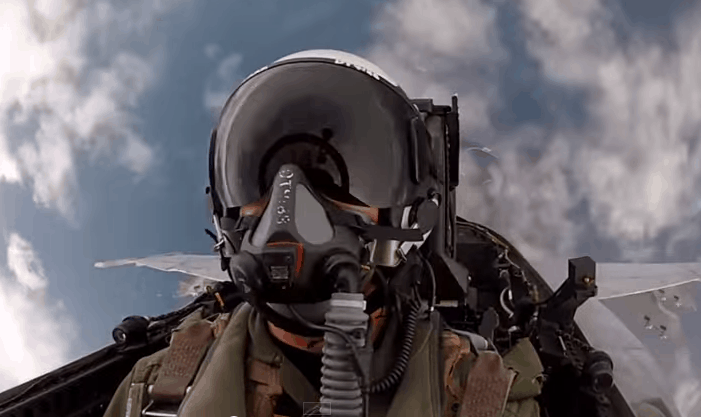 Here’s What It’s Like Flying An F/A-18 Fighter Jet