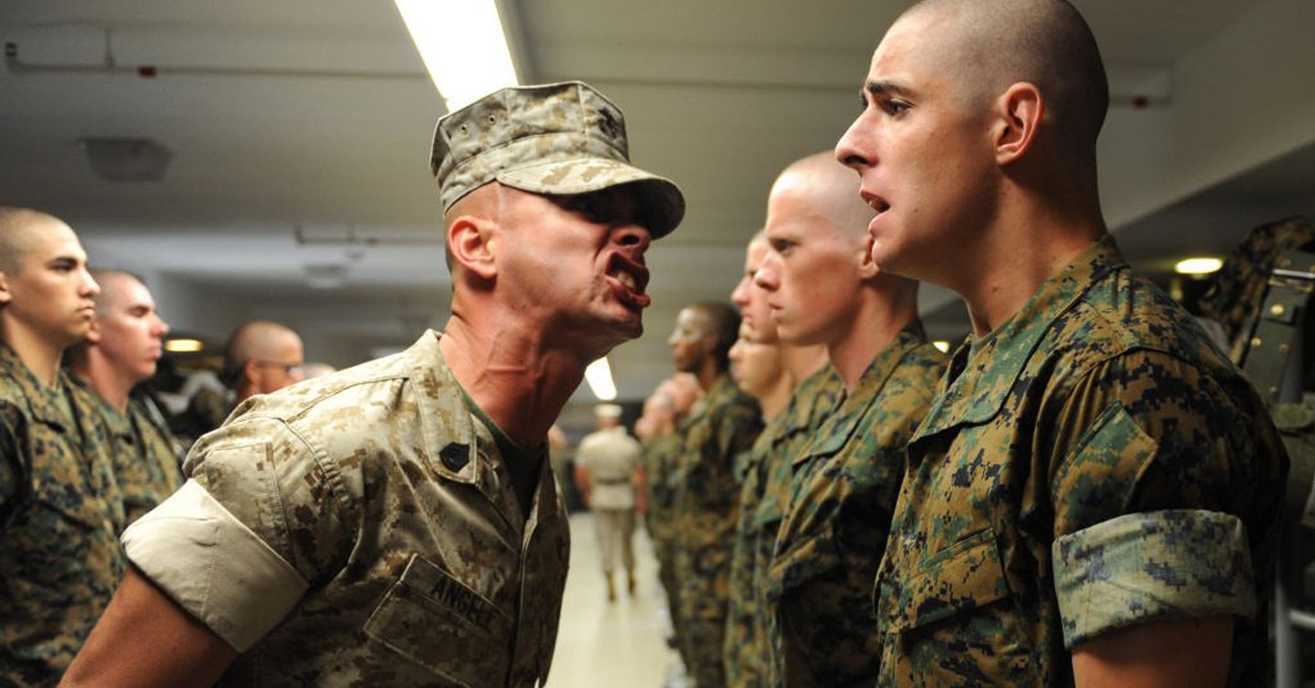23 Photos of Drill Instructors terrifying the hell out of Marine recruits