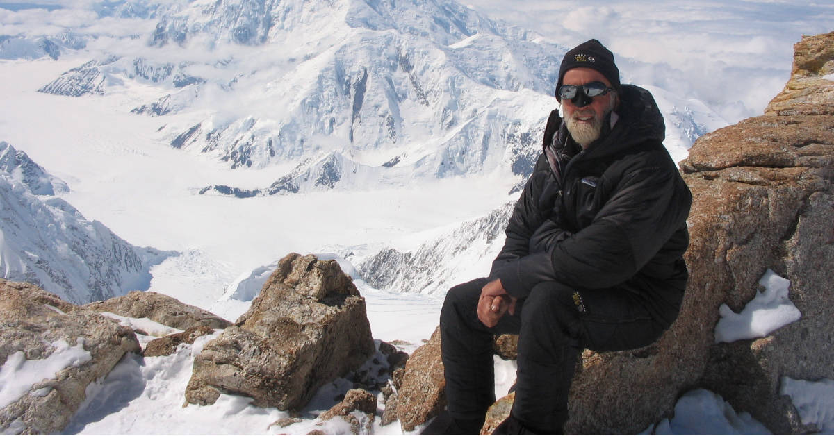 This former SEAL Team 6 member is climbing Everest for vets