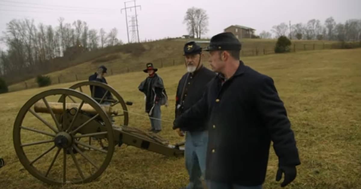 This is how to fire a Civil War cannon, step-by-step