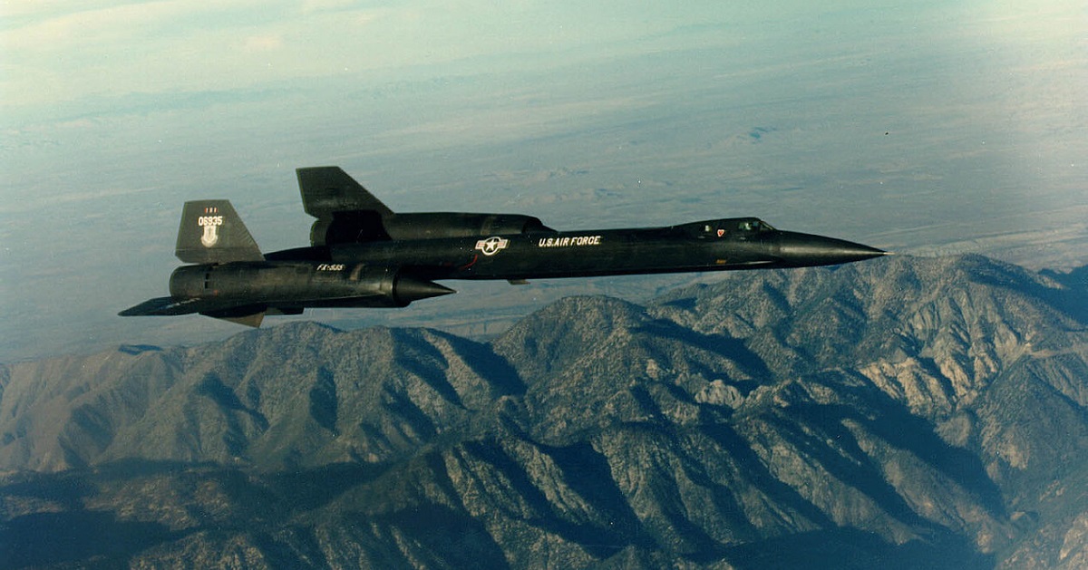 Could the SR-71 Blackbird have been a fighter plane?