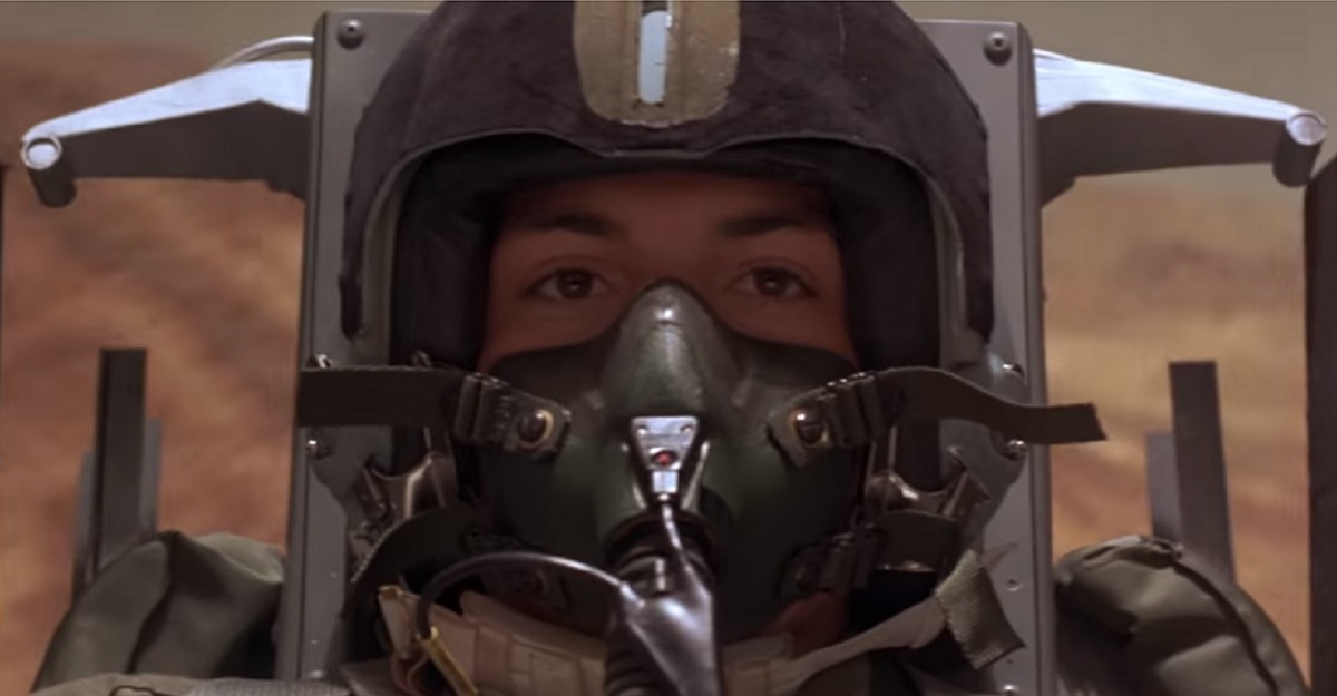 4 reasons why Doug Masters is a better fighter pilot than Maverick