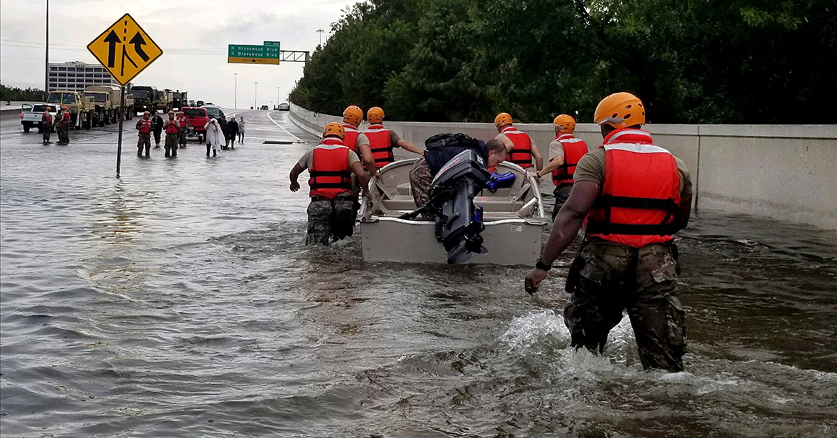 These amazing photos show Texas soldiers getting the best sleep of their lives after Harvey help