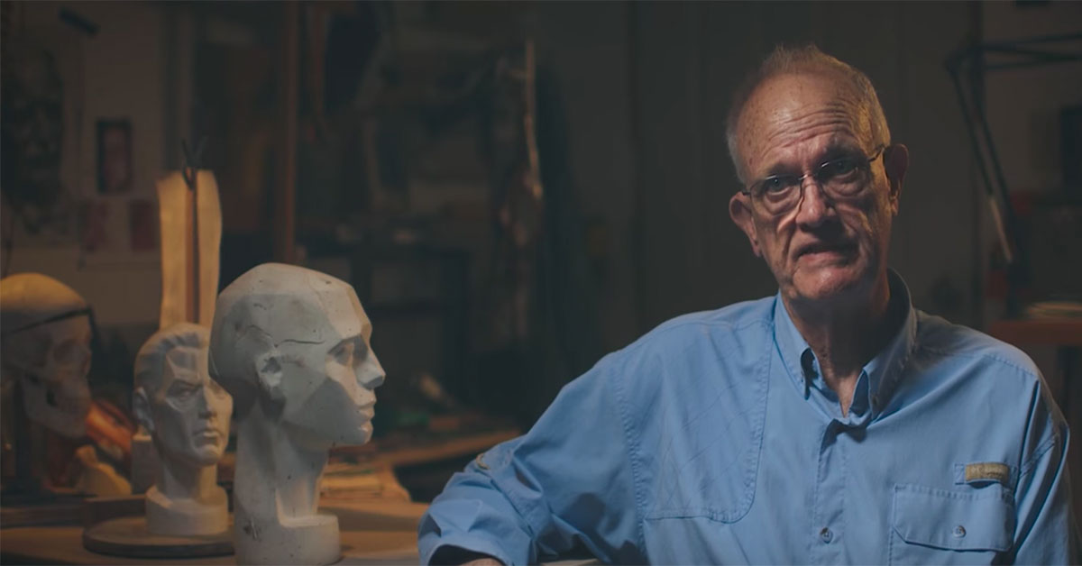 This Marine creates amazing sculptures to remember fallen heroes — free of charge