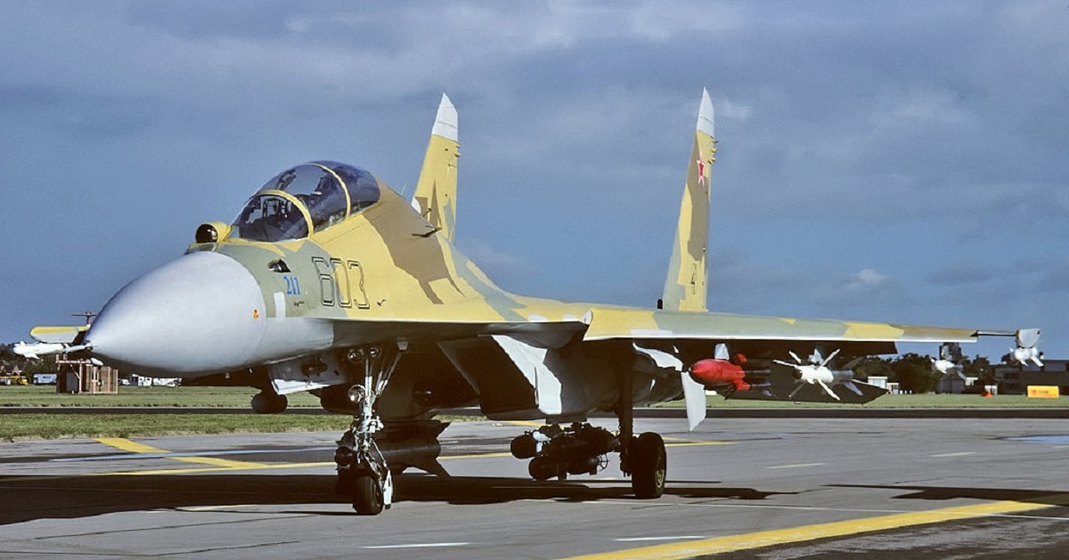 Watch Russian pilots practice using highways as runways