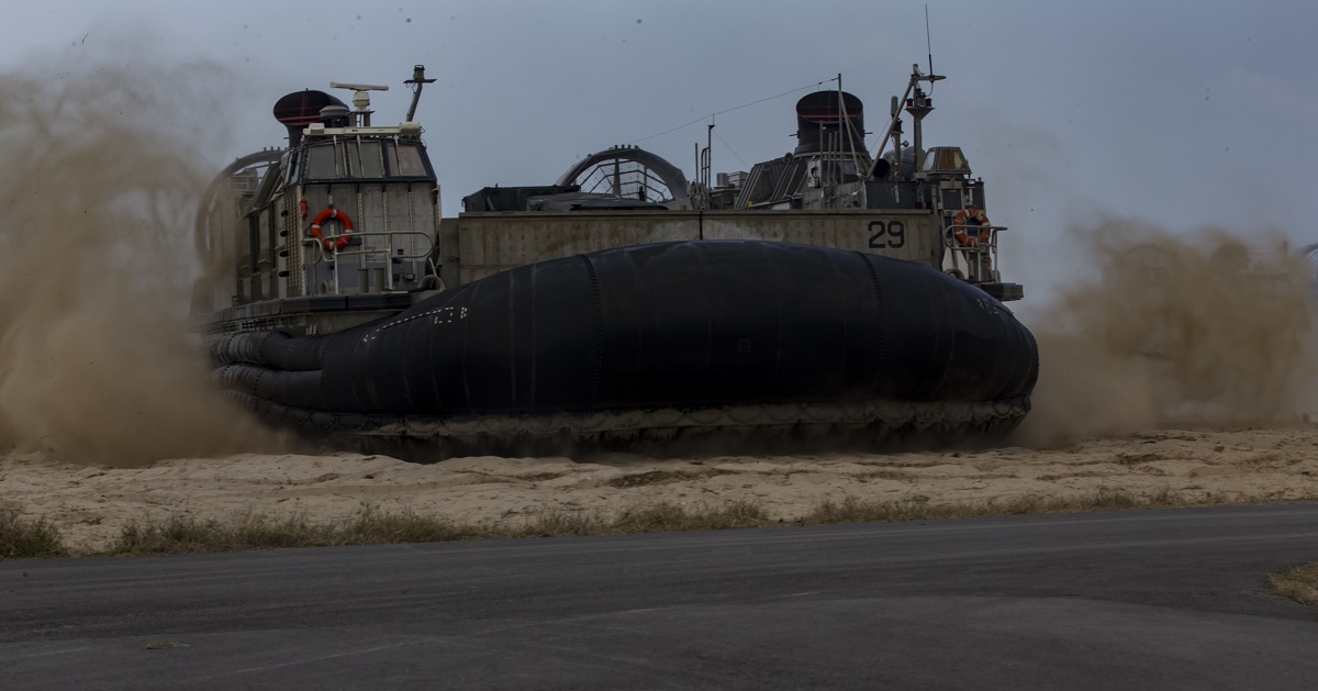 How US Marines get their vehicles ashore in a hurry