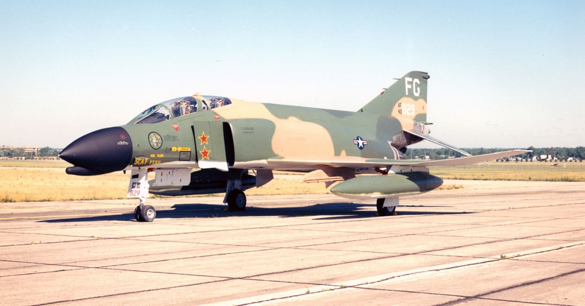 Here’s how to rescue an F-4 Phantom crew