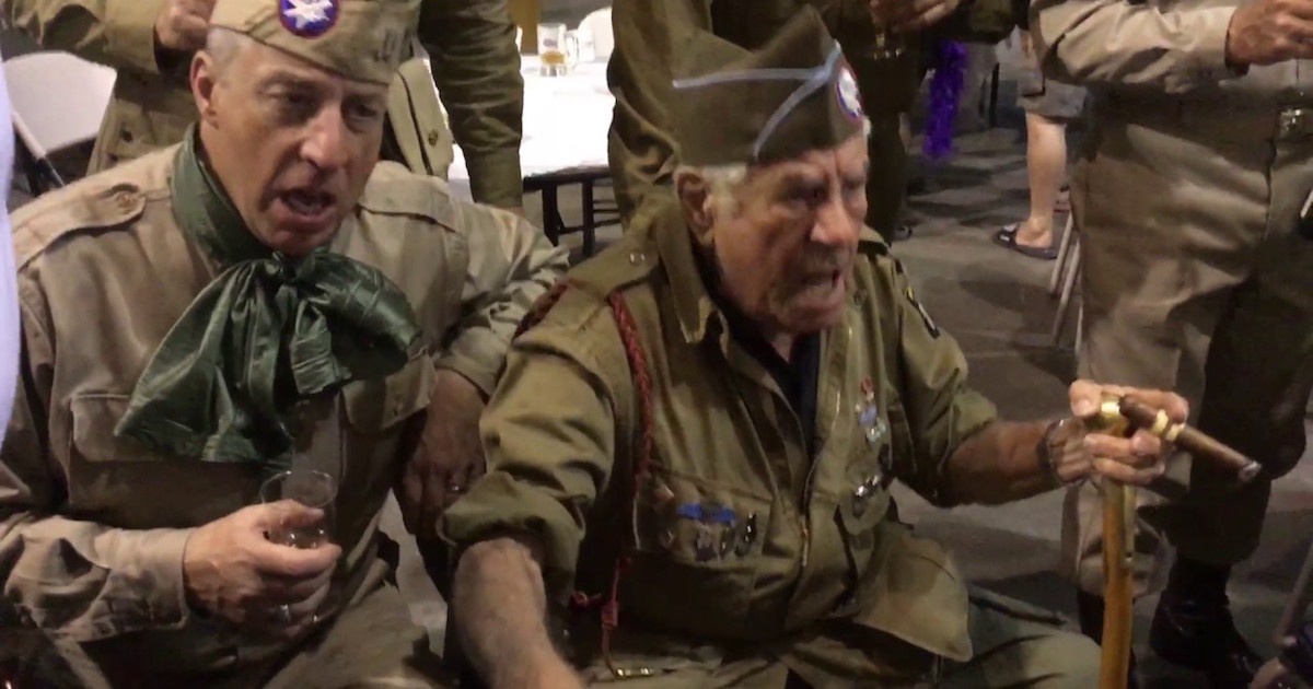 Watch these airborne veterans sing a paratrooper classic