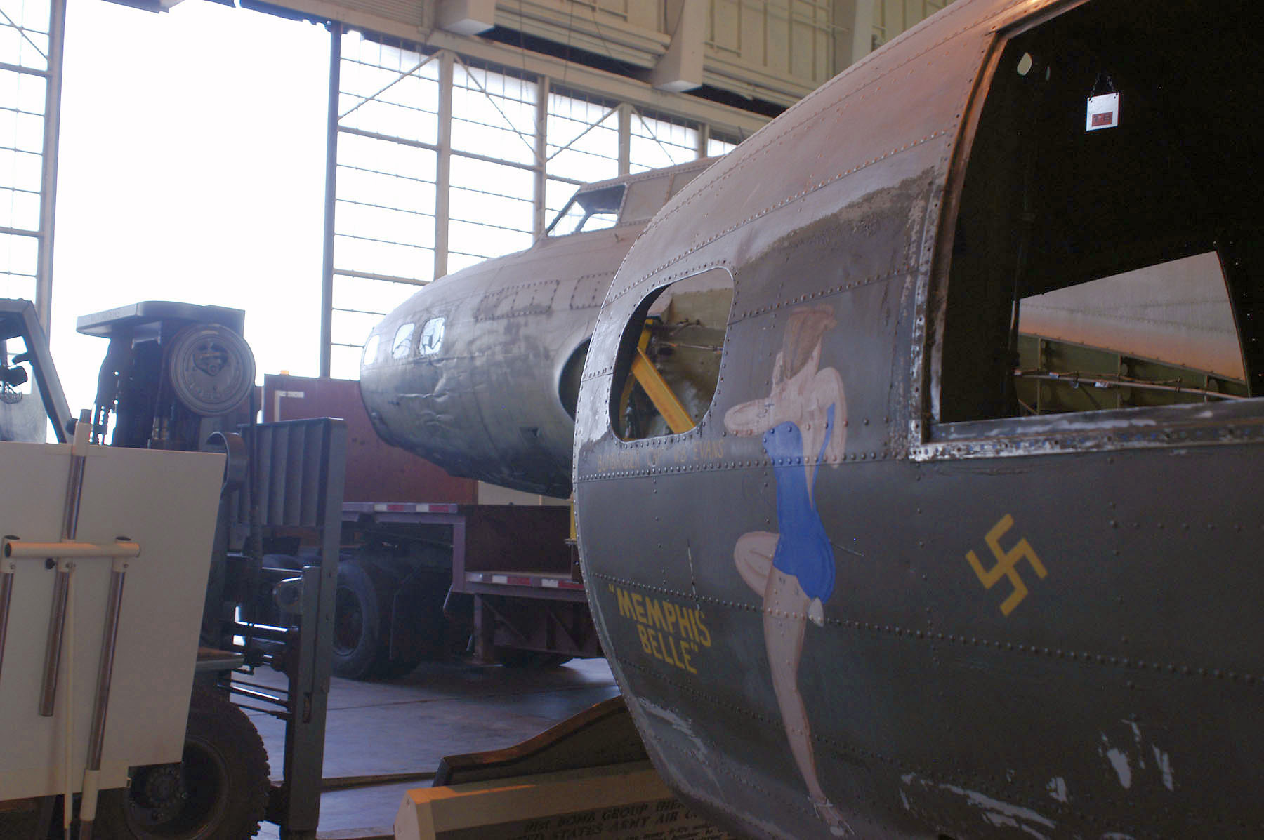 restored memphis belle plane