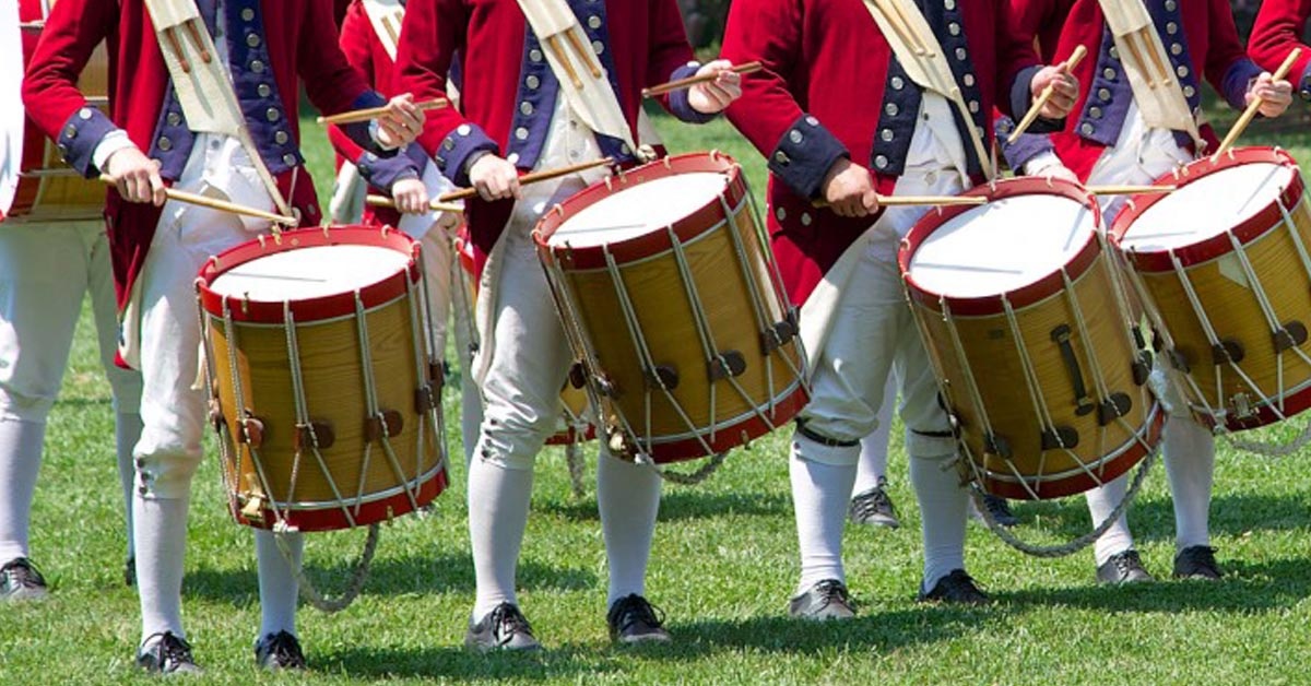 Why Revolutionary War musicians wore different colored uniforms