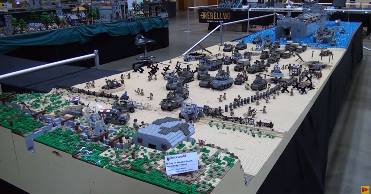 These guys made an epic D-Day model with Legos