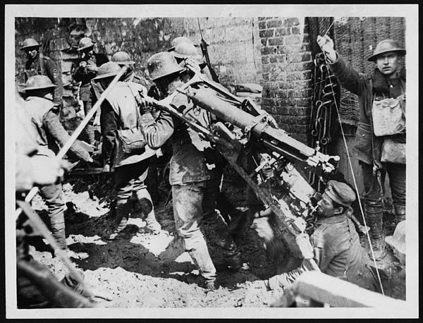 german machine gun team