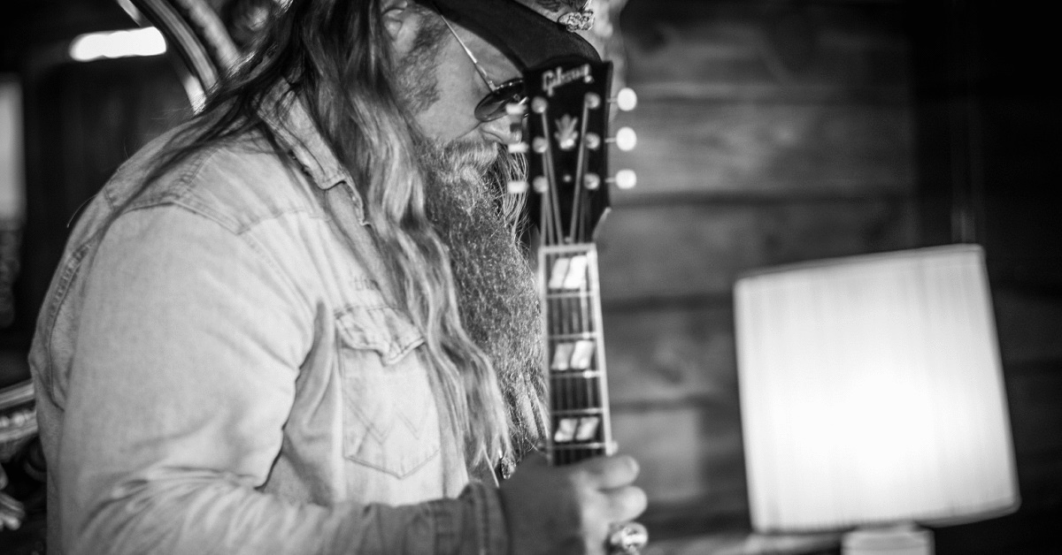 This Marine veteran is a rising star in the outlaw country scene