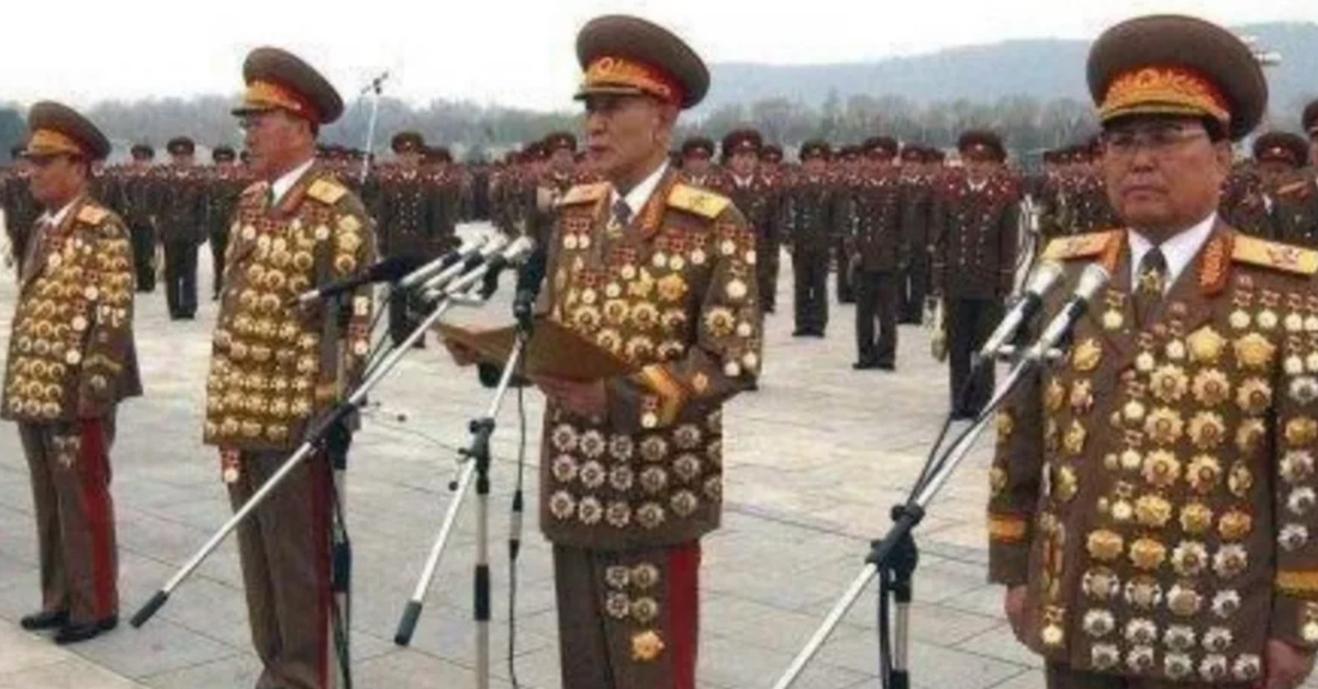 The world’s 7 goofiest-looking military uniforms